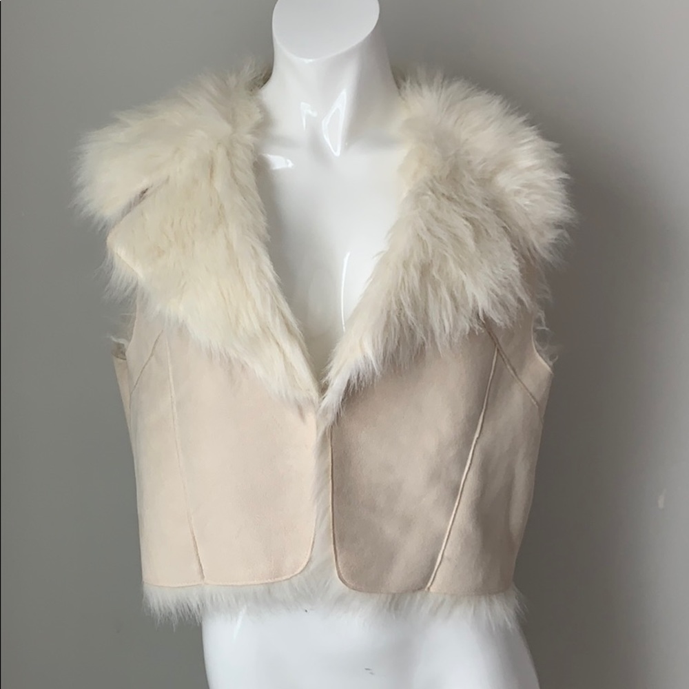 Cache faux fur vest